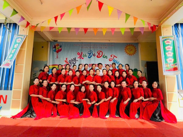 ẢNH TẬP THỂ CBGV,NV TRƯỜNG MN DIỄN MỸ 2024