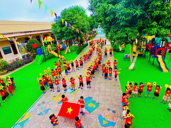 HOẠT ĐỘNG CHÀO MỪNG 50 NĂM GIẢI PHÓNG MIỀN NAM THỐNG NHẤT ĐẤT NƯỚC